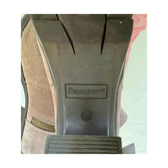 Bearpaw Women Boot Heels Cow Taupe Suede Size 6.5 Ankle Booties 3 in Heel - Picture 10 of 13